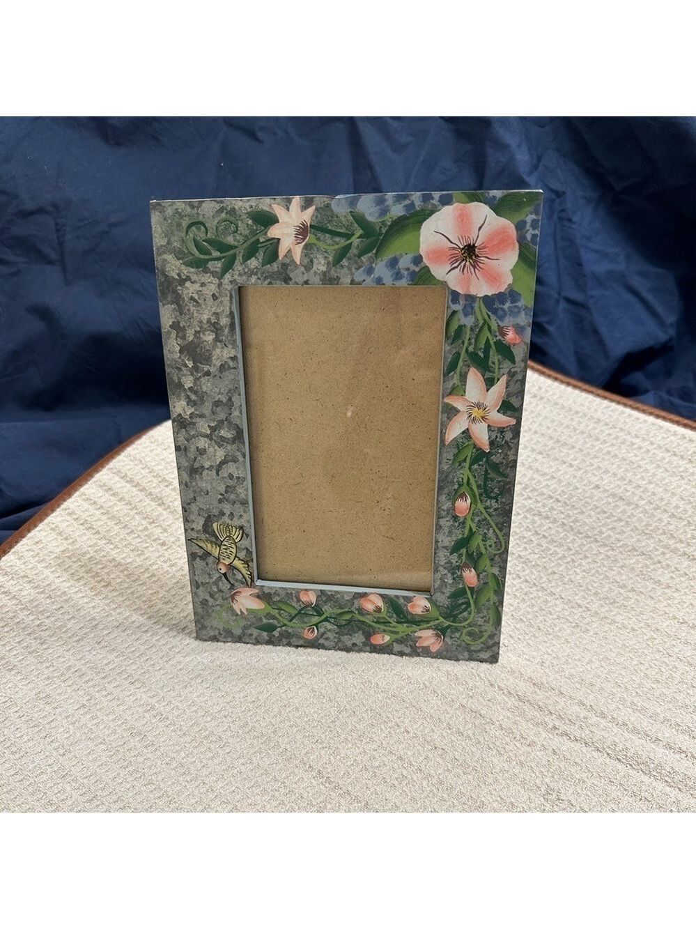 Photo Frame Wooden 6”x8” - Humming bird, Pink flowers in the design ~4x6 opening